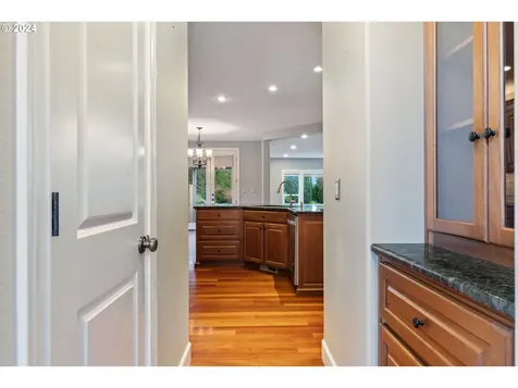 895 NE Addison Court Hillsboro OR 97124