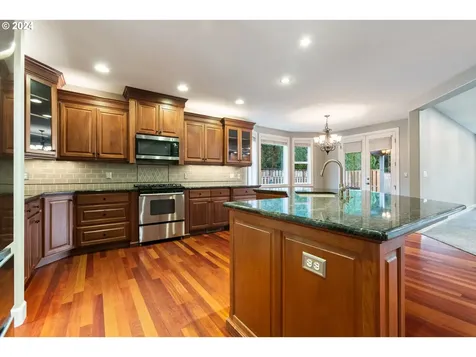 895 NE Addison Court Hillsboro OR 97124