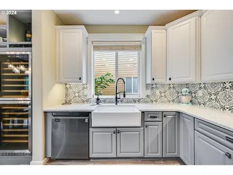 1056 W Alder Street Washougal WA 98671