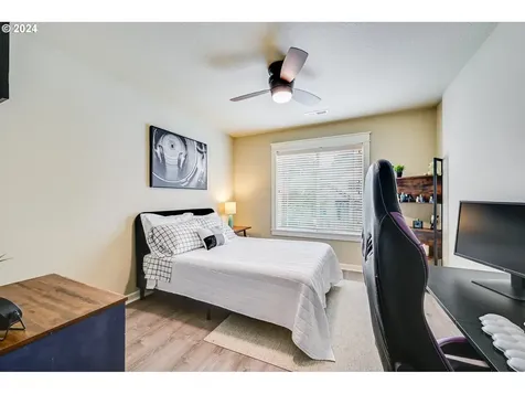 1056 W Alder Street Washougal WA 98671
