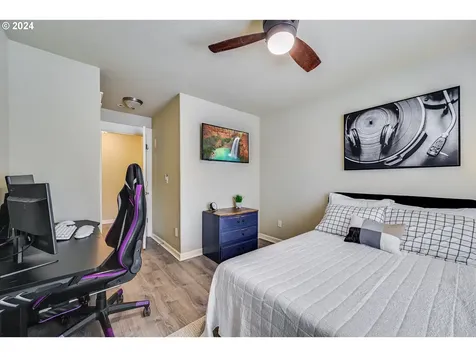 1056 W Alder Street Washougal WA 98671