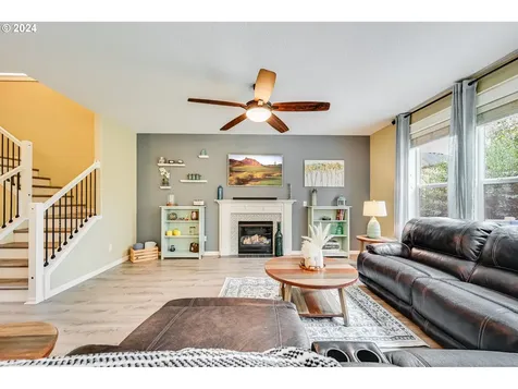 1056 W Alder Street Washougal WA 98671