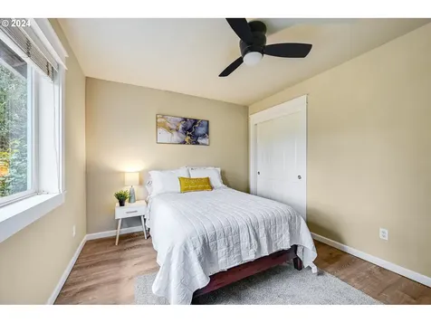 1056 W Alder Street Washougal WA 98671