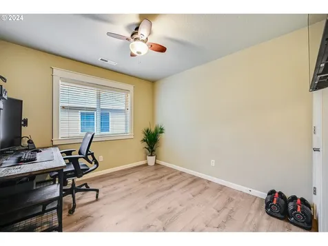 1056 W Alder Street Washougal WA 98671
