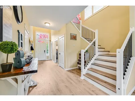 1056 W Alder Street Washougal WA 98671