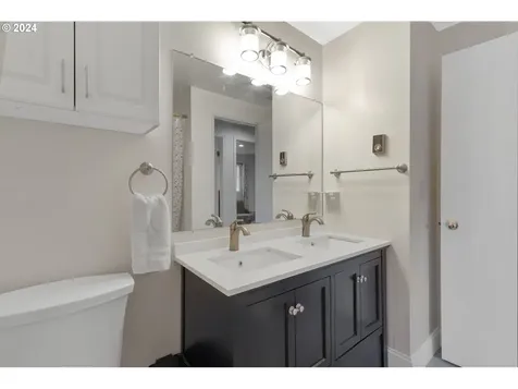 15802 SE 13th Street Vancouver WA 98683