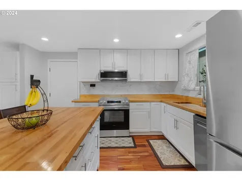 15802 SE 13th Street Vancouver WA 98683