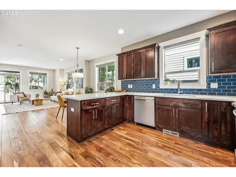 4803 Se Rural Street Portland OR 97206