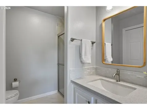 16218 Nw Graf Street Portland OR 97229