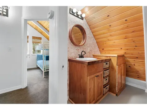 66401 E Crystal Creek Road Welches OR 97067