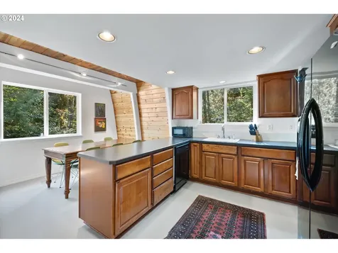 66401 E Crystal Creek Road Welches OR 97067