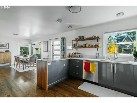 5631 NE 23rd Avenue Portland OR 97211