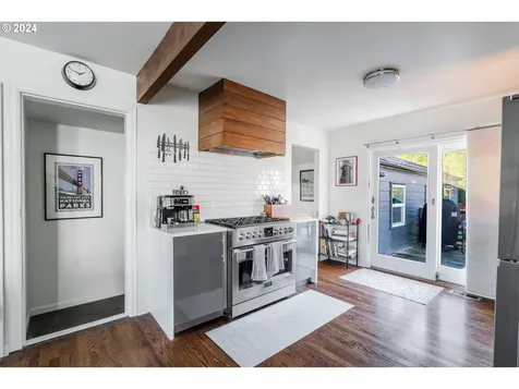 5631 NE 23rd Avenue Portland OR 97211