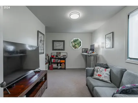 5631 NE 23rd Avenue Portland OR 97211