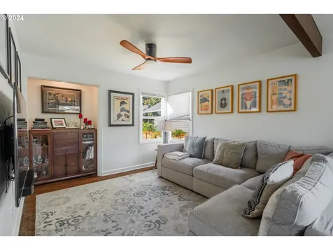 5631 NE 23rd Avenue Portland OR 97211