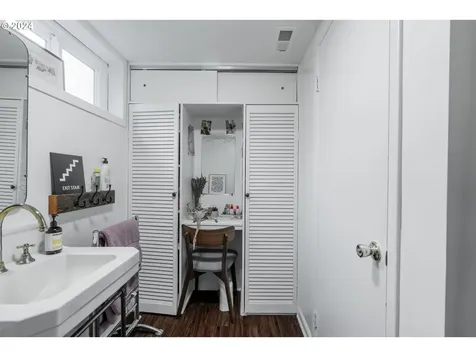 5631 NE 23rd Avenue Portland OR 97211