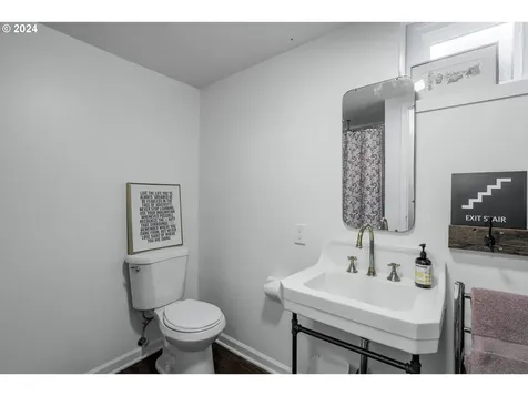 5631 NE 23rd Avenue Portland OR 97211