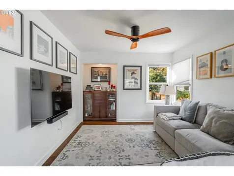 5631 NE 23rd Avenue Portland OR 97211