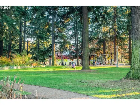 5631 NE 23rd Avenue Portland OR 97211