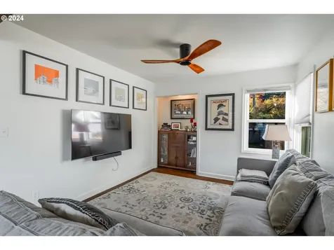 5631 NE 23rd Avenue Portland OR 97211