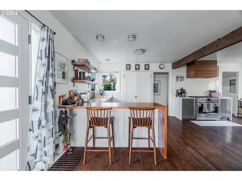 5631 NE 23rd Avenue Portland OR 97211