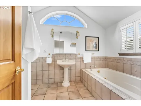 3925 Ne 37th Avenue Portland OR 97212