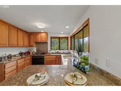 89962 Day Lane Eugene OR 97402