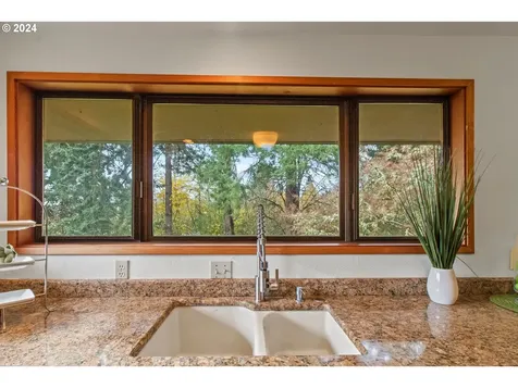 89962 Day Lane Eugene OR 97402