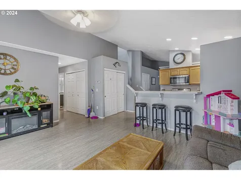 39142 Amherst Street Sandy OR 97055