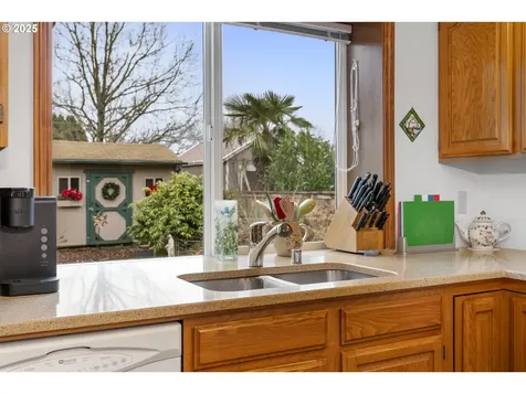 1715 SE Solomon Loop Vancouver WA 98683