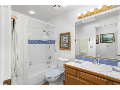 1715 SE Solomon Loop Vancouver WA 98683