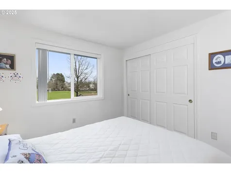 1715 SE Solomon Loop Vancouver WA 98683
