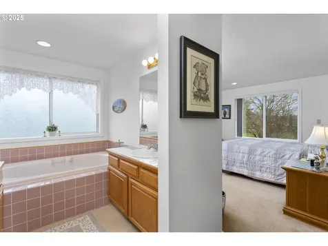 1715 SE Solomon Loop Vancouver WA 98683