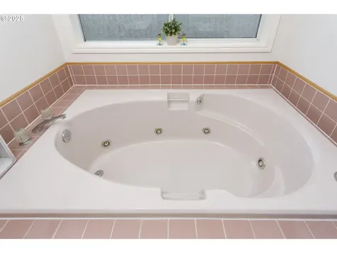 1715 SE Solomon Loop Vancouver WA 98683