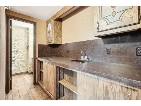 4130 SW Chesapeak Avenue Portland OR 97239