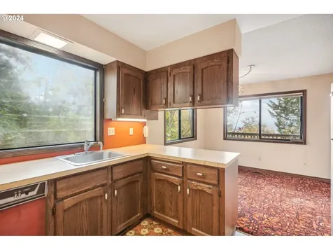 4130 SW Chesapeak Avenue Portland OR 97239