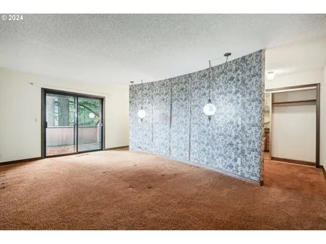 4130 SW Chesapeak Avenue Portland OR 97239
