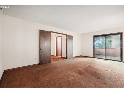 4130 SW Chesapeak Avenue Portland OR 97239