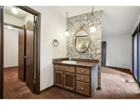 4130 SW Chesapeak Avenue Portland OR 97239