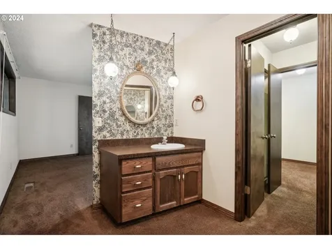 4130 SW Chesapeak Avenue Portland OR 97239