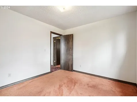 4130 SW Chesapeak Avenue Portland OR 97239