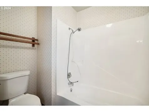 4130 SW Chesapeak Avenue Portland OR 97239