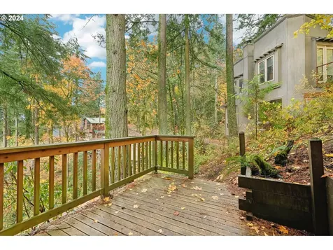 4130 SW Chesapeak Avenue Portland OR 97239