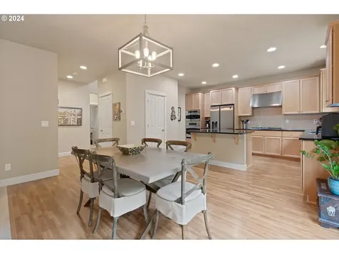 17239 Nw Oak Creek Drive Portland OR 97229