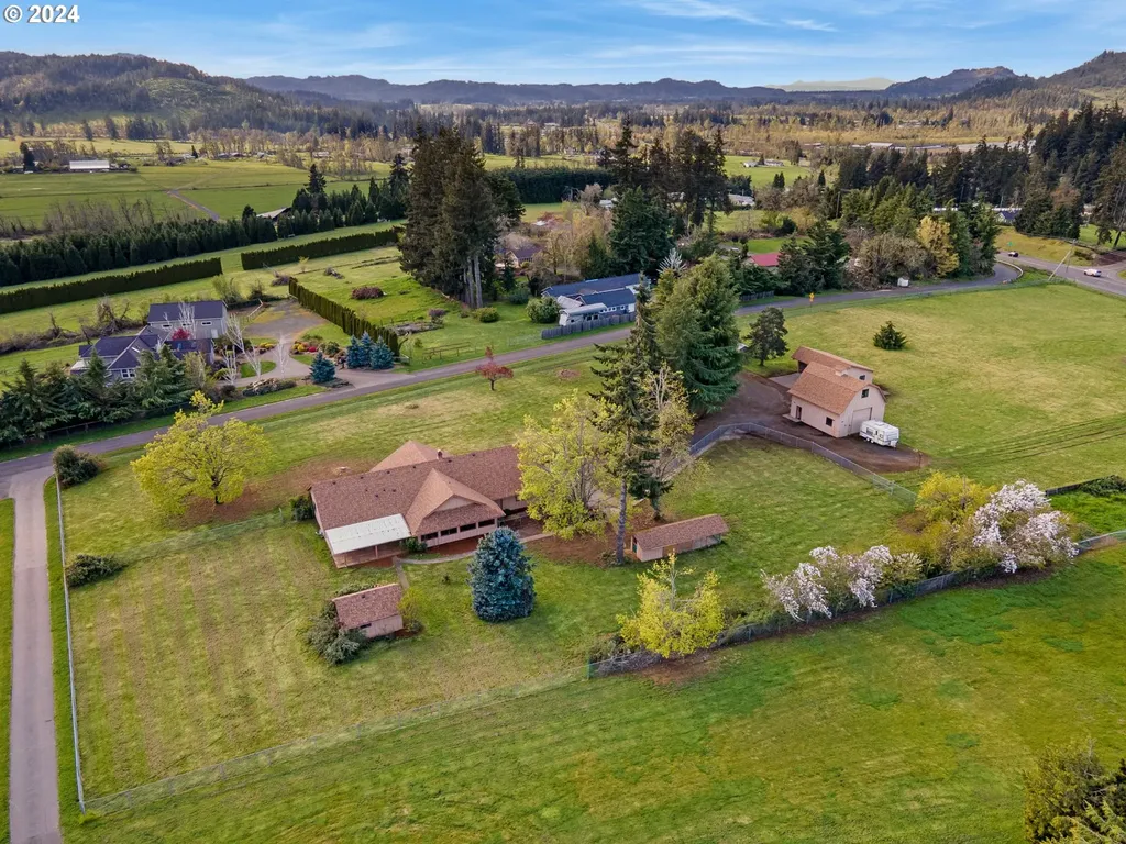 35510 Sunnyhill Lane Pleasant Hill OR 97455