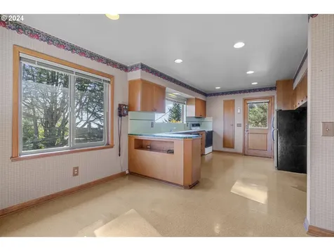 1069 SW Westwood Drive Portland OR 97239