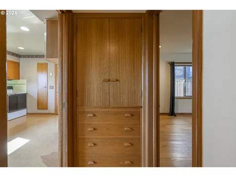 1069 SW Westwood Drive Portland OR 97239