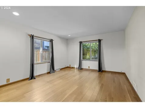 1069 SW Westwood Drive Portland OR 97239