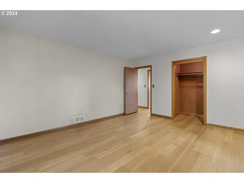 1069 SW Westwood Drive Portland OR 97239