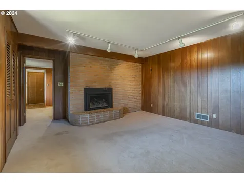 1069 SW Westwood Drive Portland OR 97239